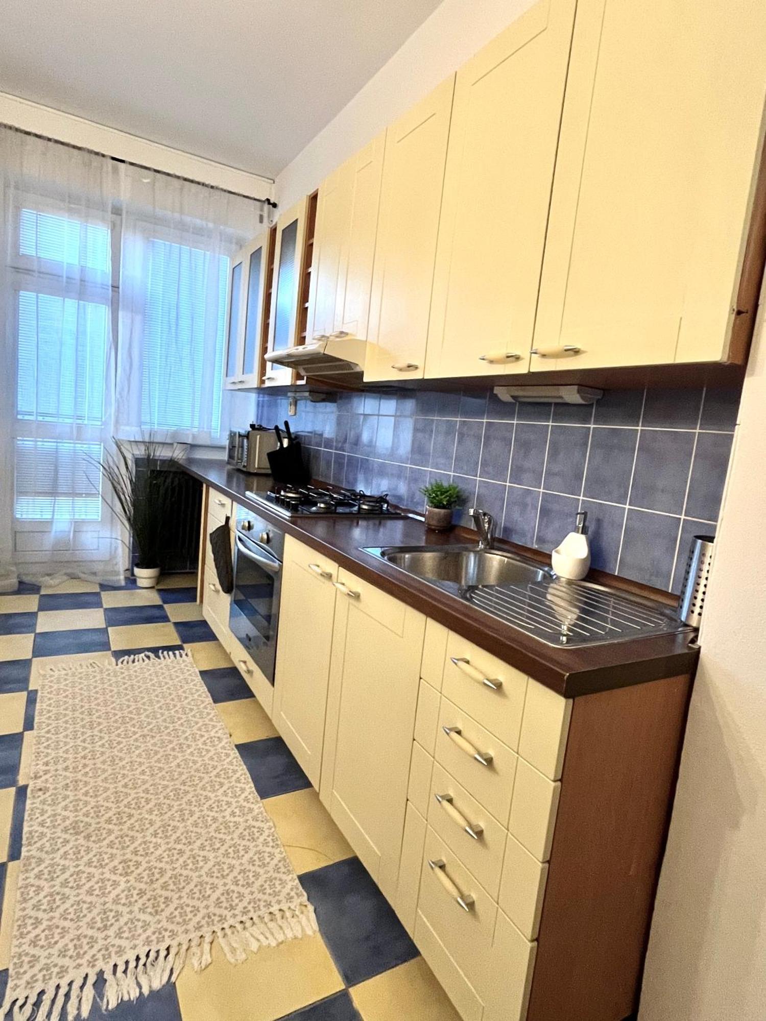 Audrey Hepburn Apartment Old Town Air Conditioned Bratislava Exterior photo